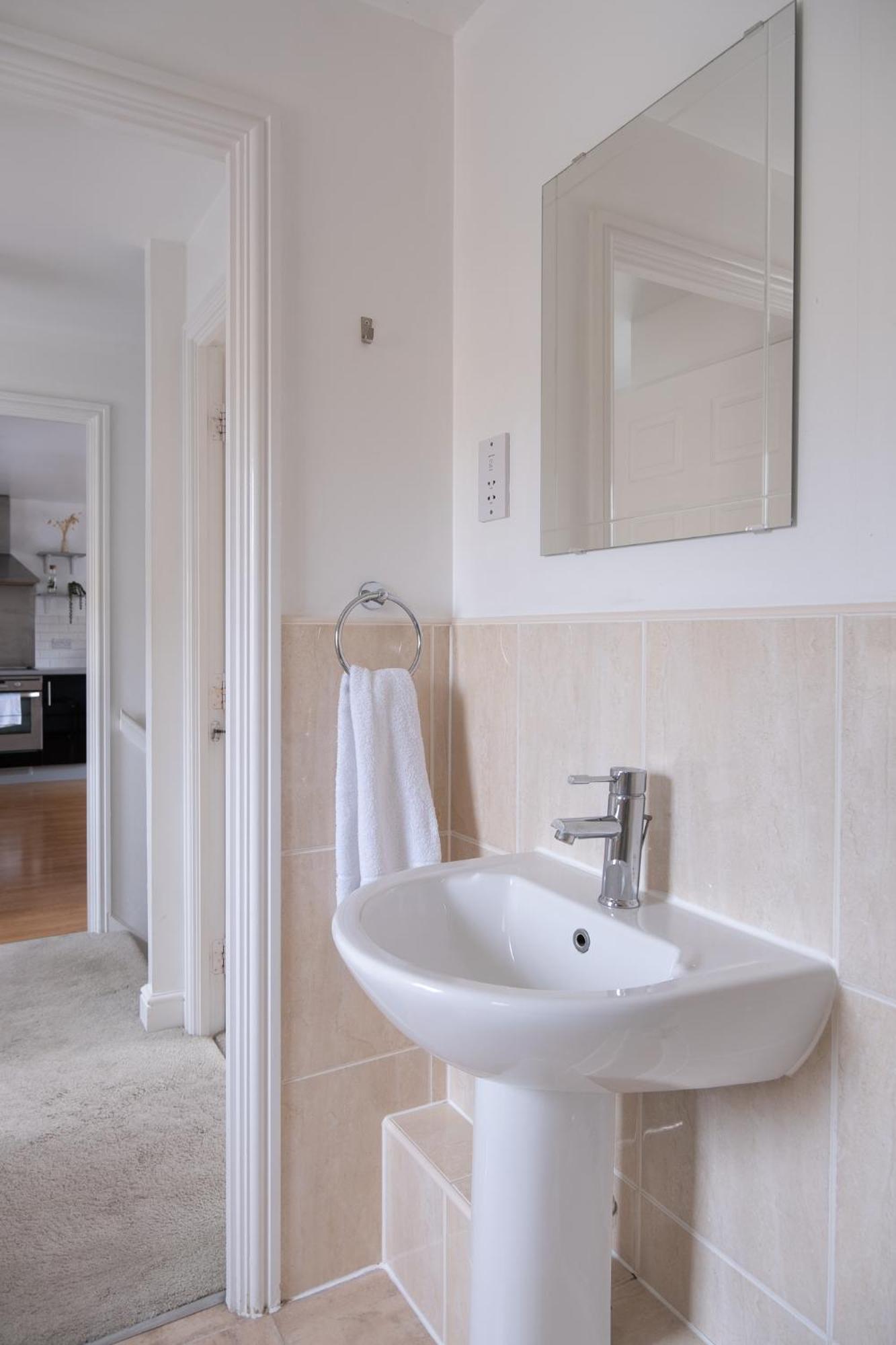 Sorrel House Appartement Carterton Buitenkant foto